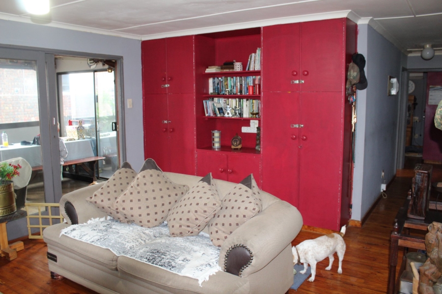 6 Bedroom Property for Sale in Paradise Beach Eastern Cape